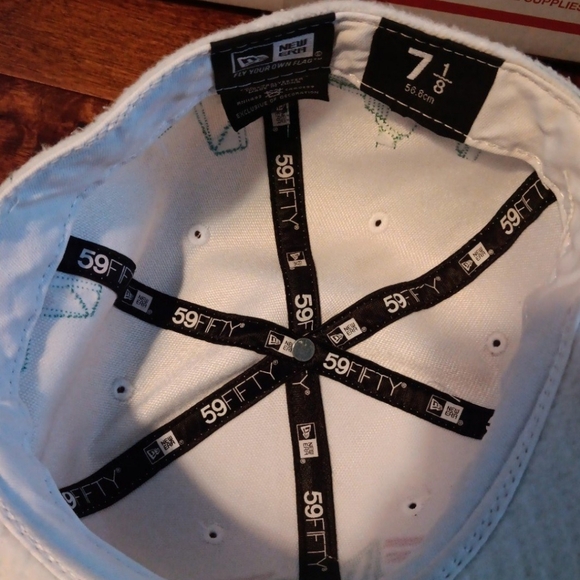 Miami New Era 59 Fifty 7 1/8 56.8cm fitted White hat cap - Picture 5 of 7